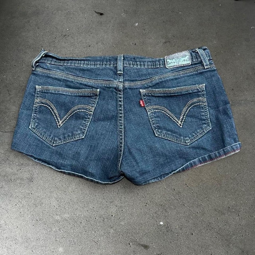 Y2K women's Levis dark blue low rise micro shorts Size 11